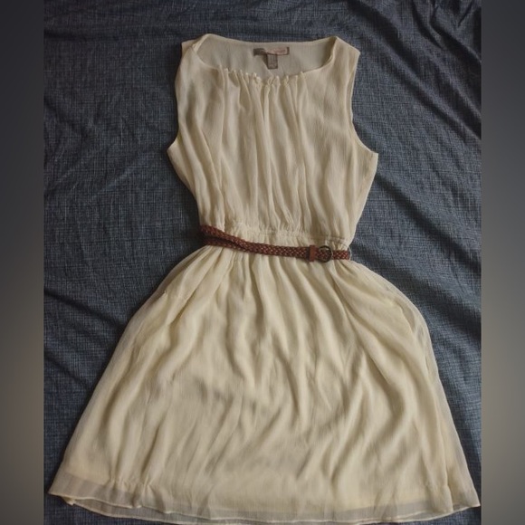 M white sheer dress does not come with belt - Picture 1 of 1